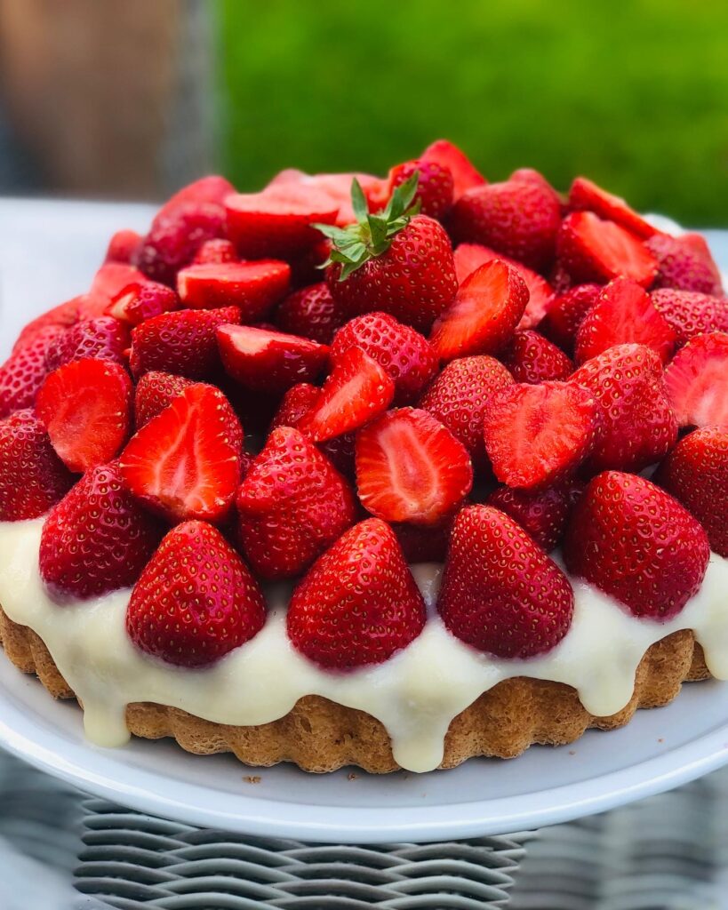 Erdbeerkuchen mit vieelennn 🍓🍓Erdbeeren 🍓🍓aber ohne Guss!